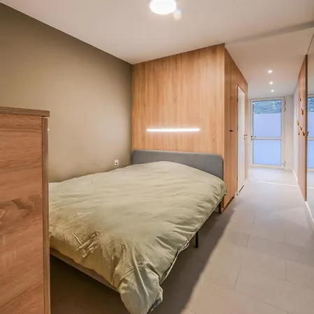 Smallville Aparthotel